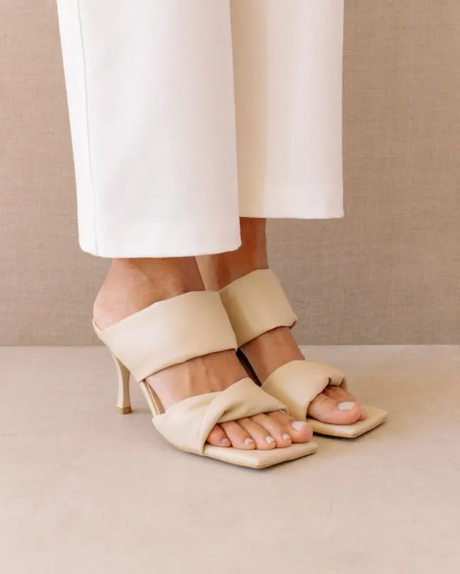 ALOHAS Mules Twist Strap Corn 8211 White Vegan Leather Mules 8211 Women