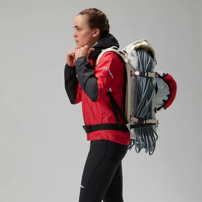 Berghaus Lightweight MTN Guide Hyper LT Jacket 8211 RedBlack 8211 Women