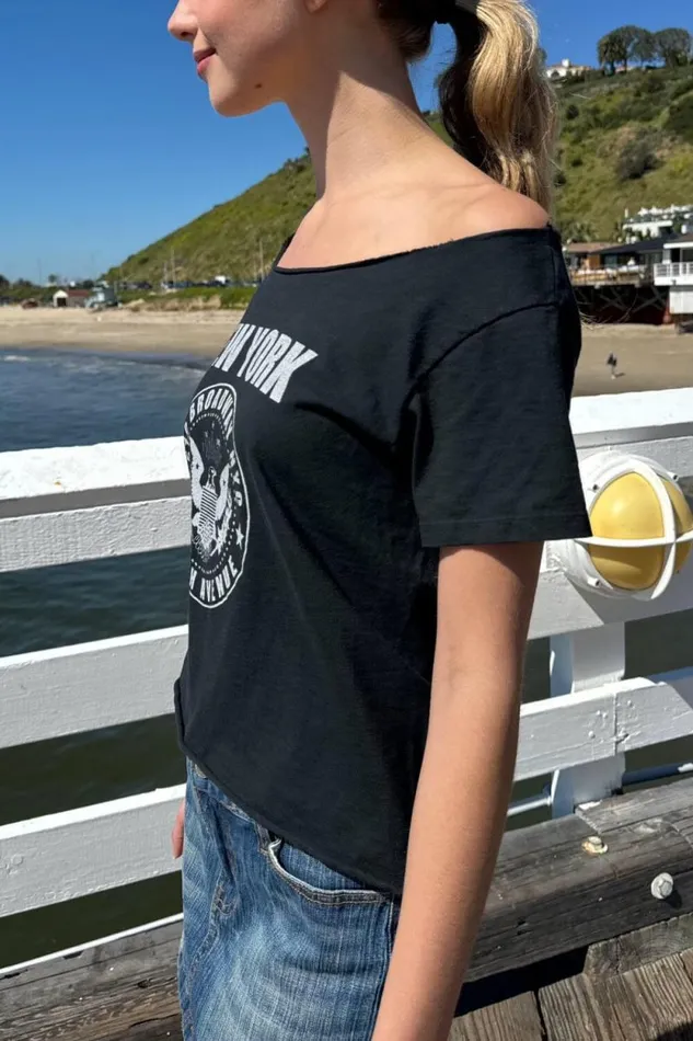 Brandy Melville Graphics Robyn New York Top Black 8211 Women