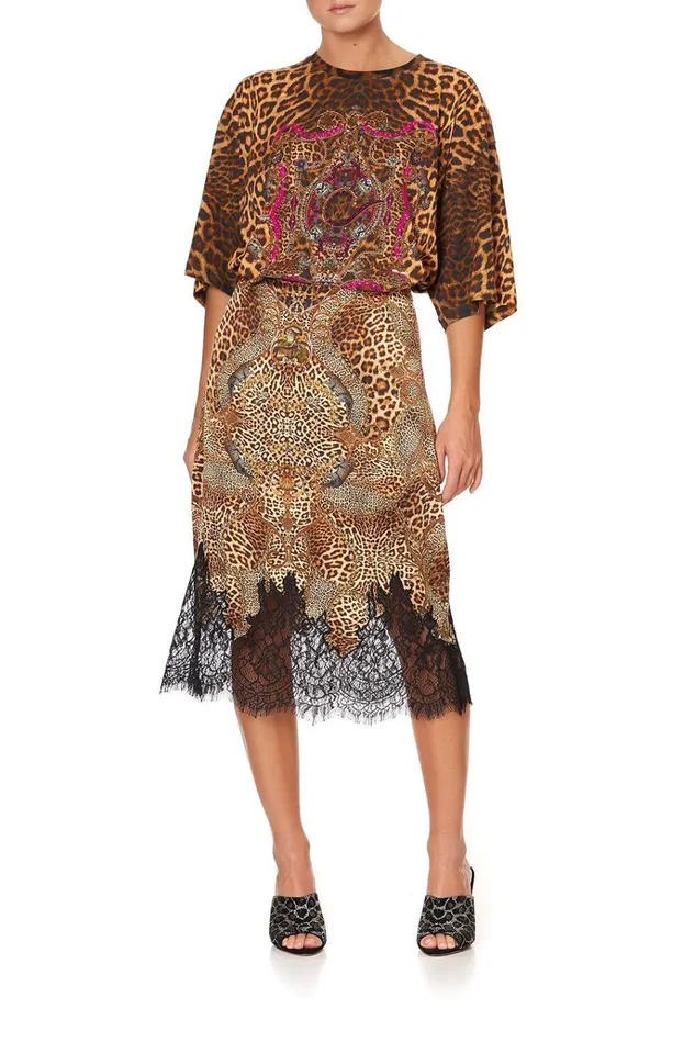 Camilla Tees Women Super Oversized Tee Lady Lodge