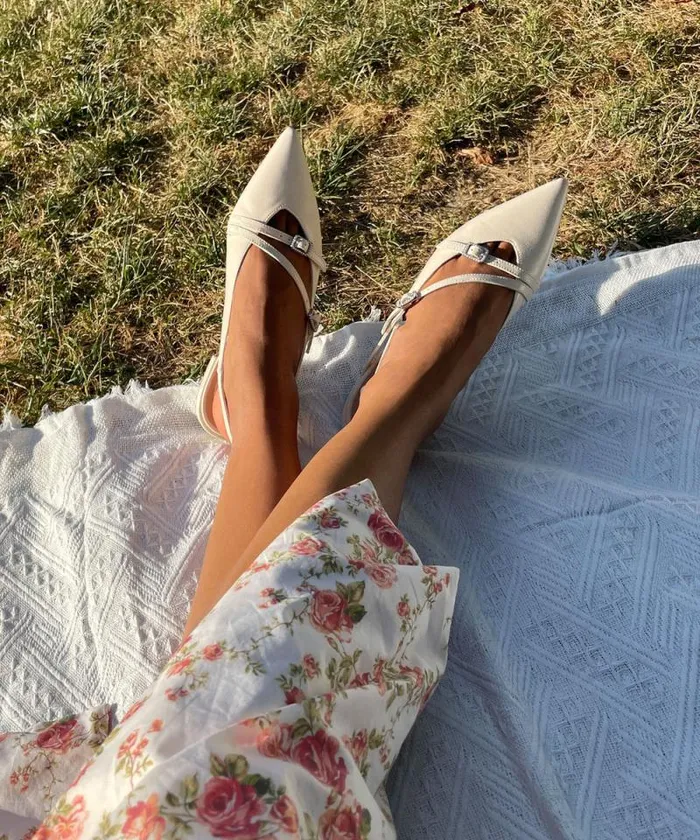 Dolce Vita Pamla Pearl Flats Ivory Crinkle Patent Women Flats and Loafers