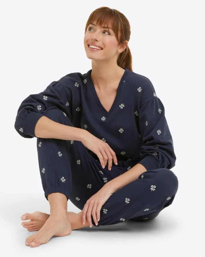 Draper James Lounge and Pajamas Women Bobbie Sweatpants In Navy Embroidered Viola