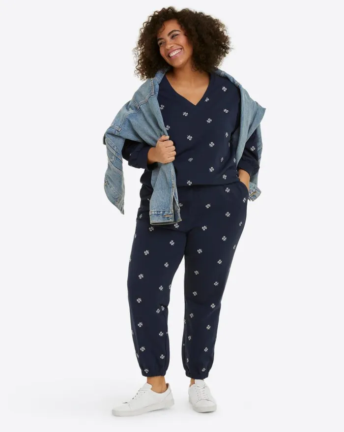 Draper James Lounge and Pajamas Women Bobbie Sweatpants In Navy Embroidered Viola