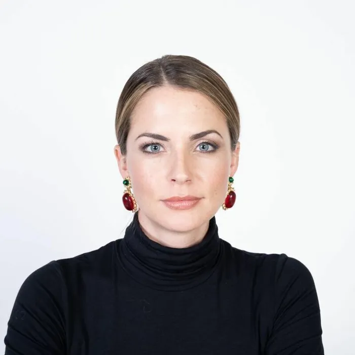 Kenneth Jay Lane Dark Color Gem Earrings Women Emerald And Ruby Drop Clip Earrings Kenneth Jay Lane Dark Color Gem Earrings Women Emerald And Ruby Drop Clip Earrings