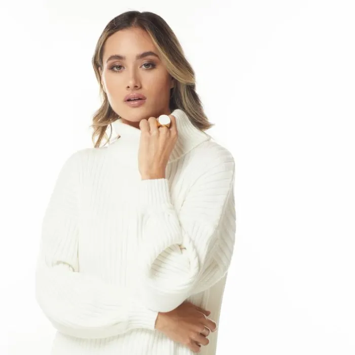 Kenneth Jay Lane Light Color Rings Women White Kidney Ring Kenneth Jay Lane Light Color Rings Women White Kidney Ring