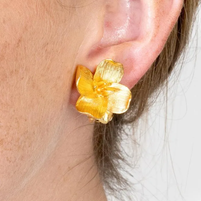 Kenneth Jay Lane Metallic Finish Earrings Women Gold Flower Pierced Earrings