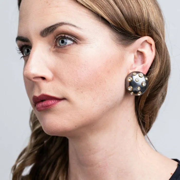 Kenneth Jay Lane Pearl Earrings Women Grey Pearl Domed Gold Clip Earrings With Crystals
