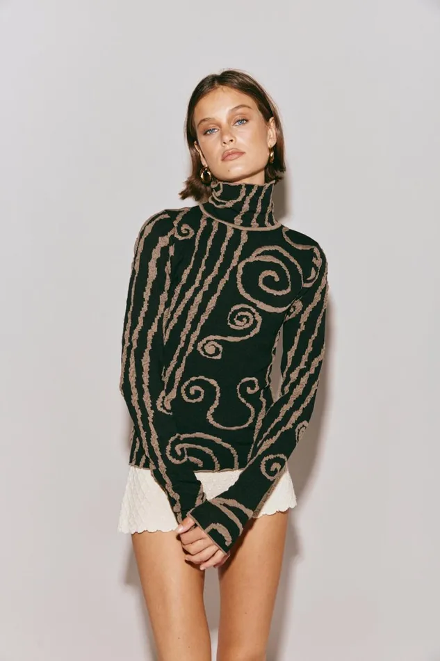 Long Sleeve Women VRG GRL Ivy Muse Knit Skivvy Black Swirl