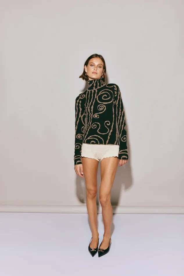 Long Sleeve Women VRG GRL Ivy Muse Knit Skivvy Black Swirl Long Sleeve Women VRG GRL Ivy Muse Knit Skivvy Black Swirl