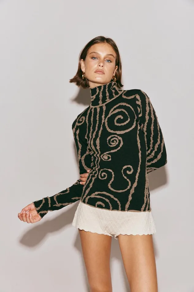 Long Sleeve Women VRG GRL Ivy Muse Knit Skivvy Black Swirl Long Sleeve Women VRG GRL Ivy Muse Knit Skivvy Black Swirl