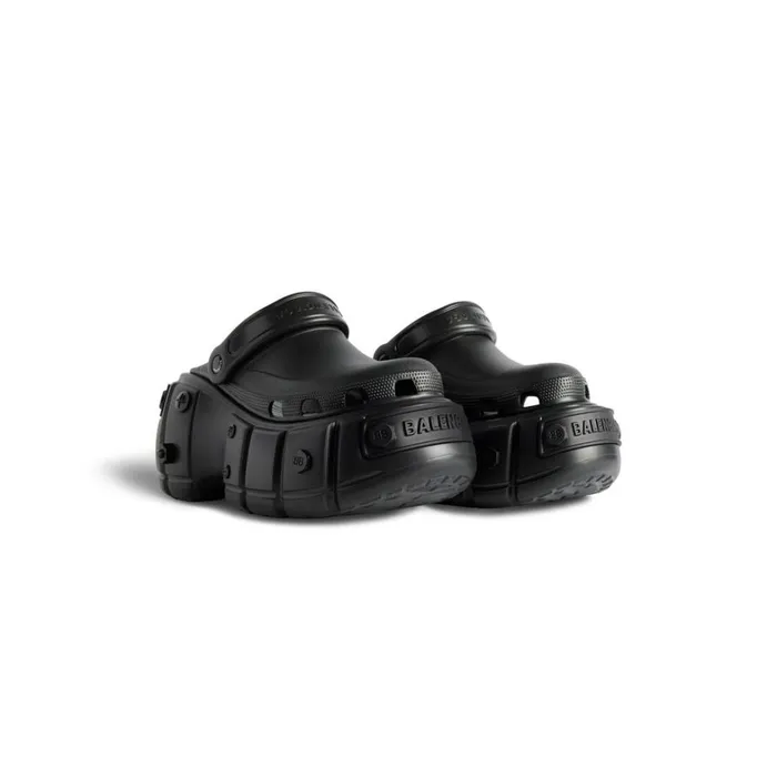 Men Sandals and Mules Balenciaga Hardcrocs Mule In Black