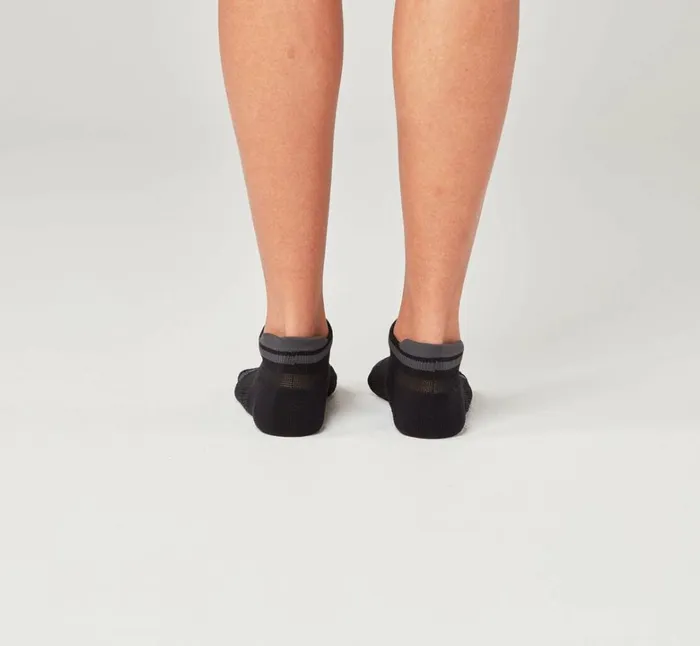 MenWomen All Gender Performance NoShow Sock Black HOKA ONE ONE Socks