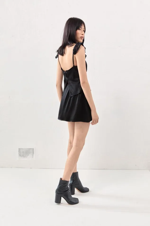 Sleeveless Women VRG GRL Isabella Top Black Sleeveless Women VRG GRL Isabella Top Black