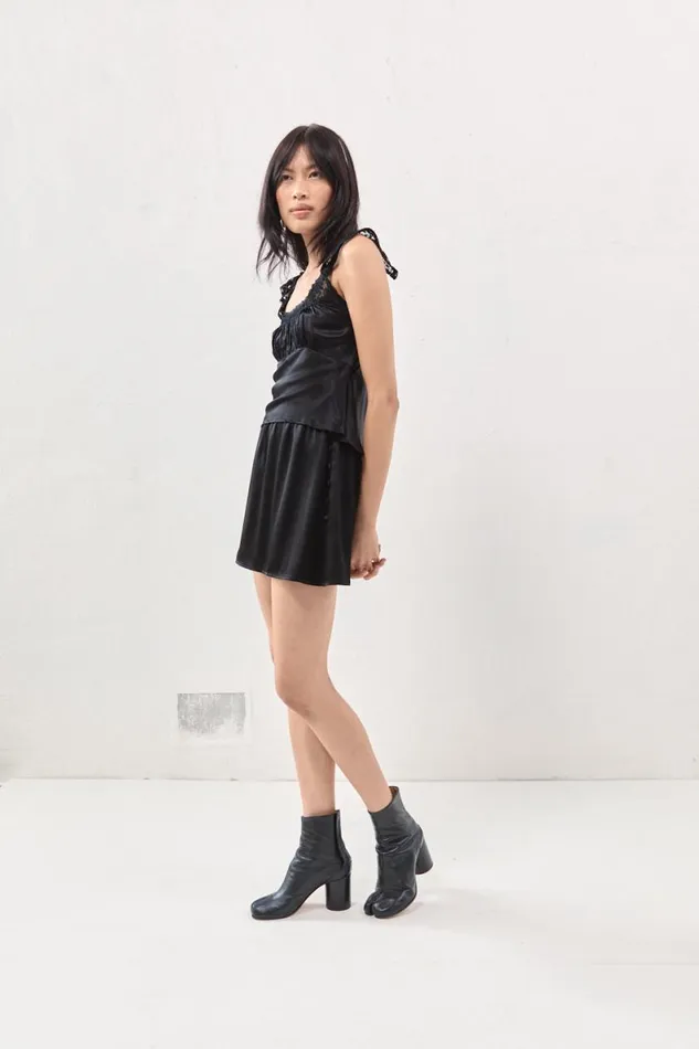 Sleeveless Women VRG GRL Isabella Top Black Sleeveless Women VRG GRL Isabella Top Black