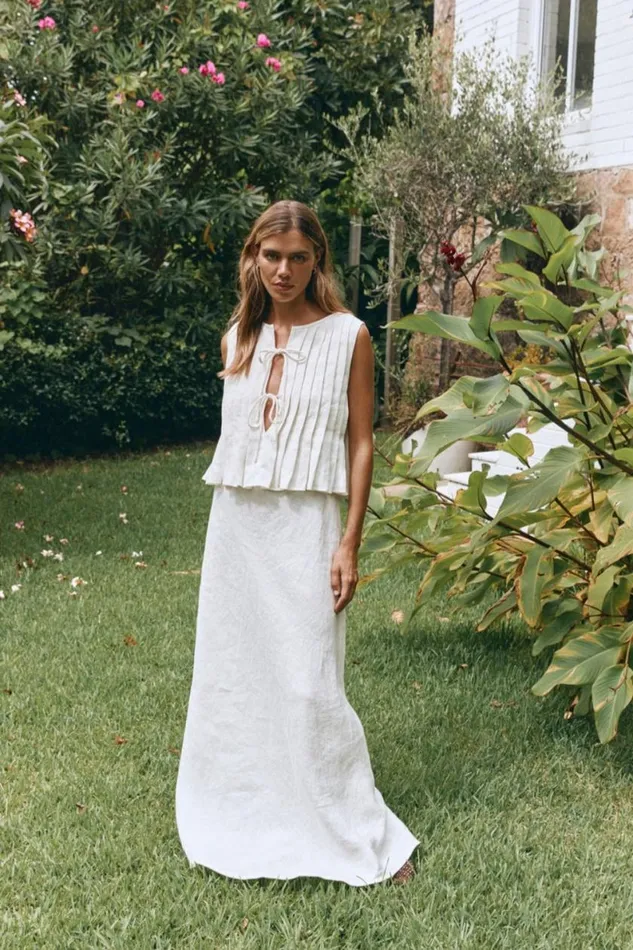 Sleeveless Women VRG GRL Valeria Linen Top White Sleeveless Women VRG GRL Valeria Linen Top White