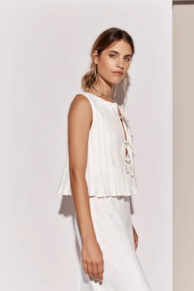 Sleeveless Women VRG GRL Valeria Linen Top White Sleeveless Women VRG GRL Valeria Linen Top White