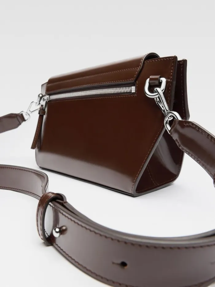 The Capri Messenger Bag Midnight Brown Men JACQUEMUS Bags The Capri Messenger Bag Midnight Brown Men JACQUEMUS Bags