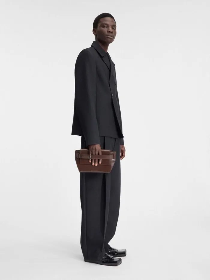 The Capri Messenger Bag Midnight Brown Men JACQUEMUS Bags The Capri Messenger Bag Midnight Brown Men JACQUEMUS Bags
