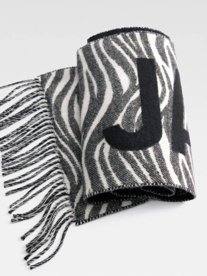 The Jacquemus Scarf Black and White Zebra WomenMen JACQUEMUS Scarves Beanies and Gloves The Jacquemus Scarf Black and White Zebra WomenMen JACQUEMUS Scarves Beanies and Gloves