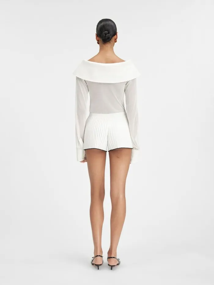 The Pleated Knit Shorts White Women JACQUEMUS Trousers and Shorts The Pleated Knit Shorts White Women JACQUEMUS Trousers and Shorts