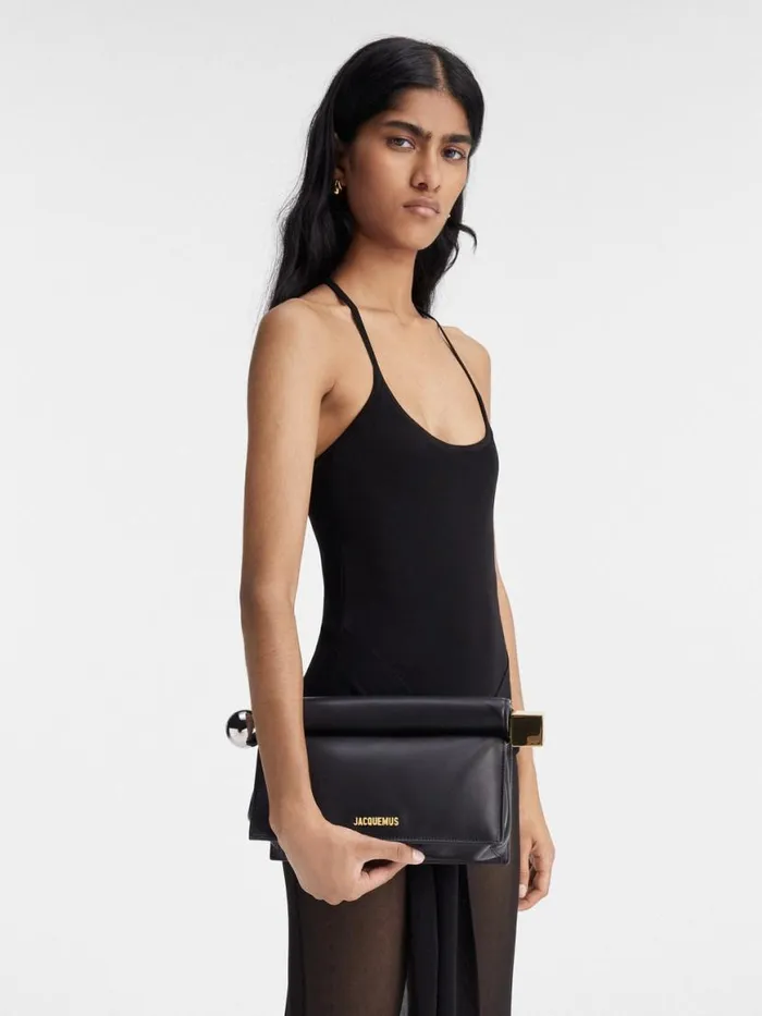 The Rond Carr Clutch Black Women JACQUEMUS Crossbody and Handbags The Rond Carr Clutch Black Women JACQUEMUS Crossbody and Handbags