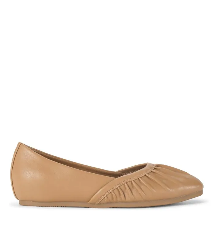 Women Baretraps Flats and Loafers Charlie Flat Cognac Women Baretraps Flats and Loafers Charlie Flat Cognac