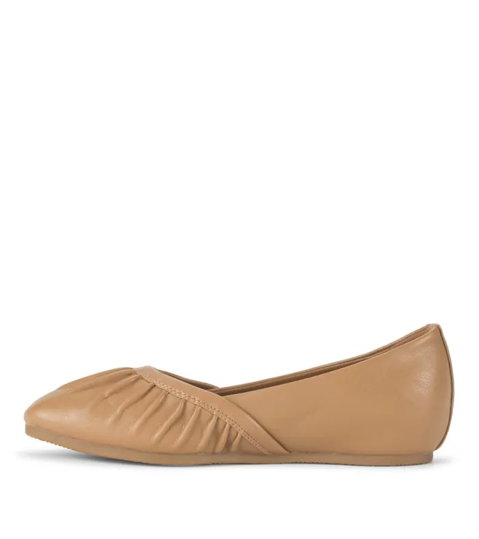 Women Baretraps Flats and Loafers Charlie Flat Cognac Women Baretraps Flats and Loafers Charlie Flat Cognac