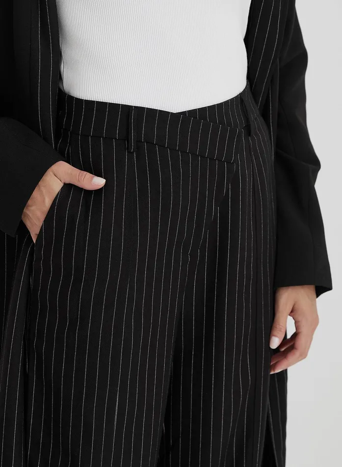 Women Black Pinstripe Tailored Straight Leg Trouser 8211 Libby 4th and Reckless Pants