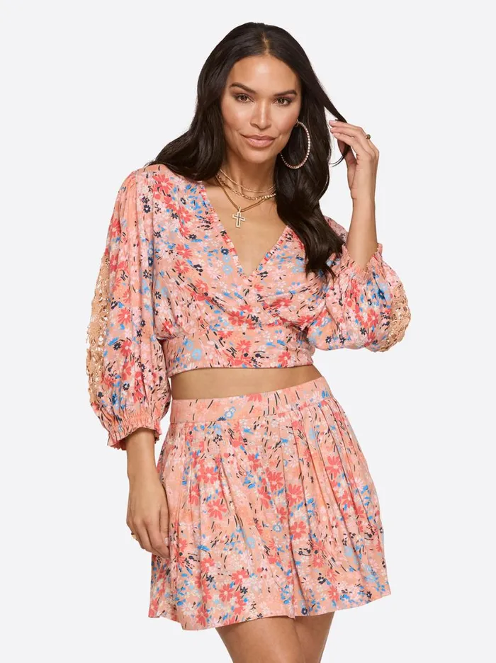 Women Sets Jessica Simpson Patsy Top In Blooming Pastures