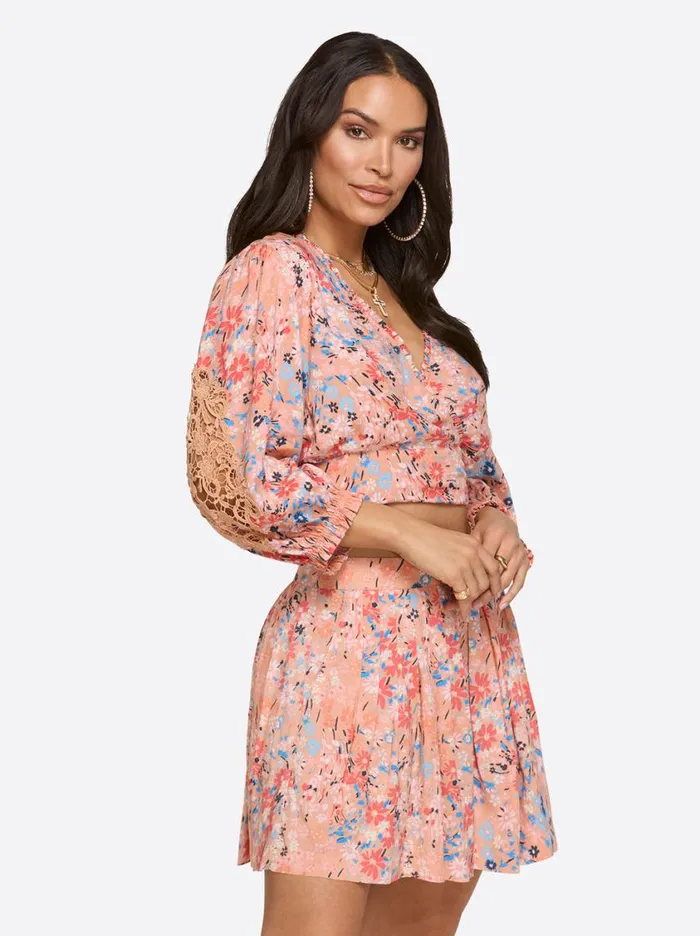 Women Sets Jessica Simpson Patsy Top In Blooming Pastures