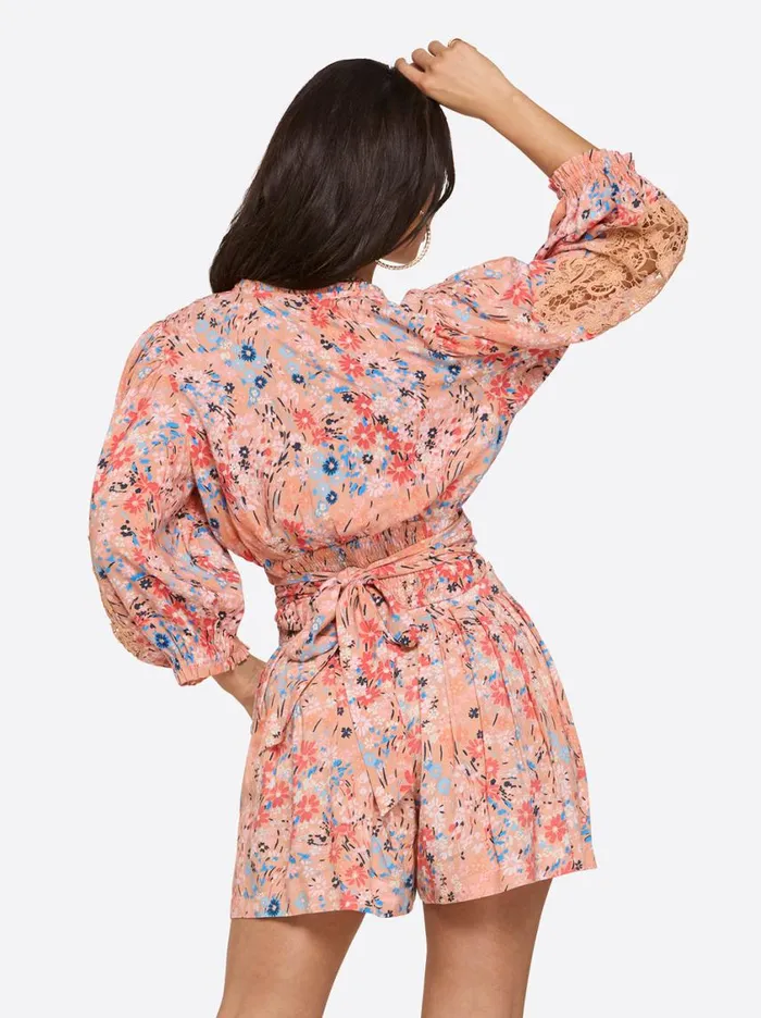 Women Sets Jessica Simpson Patsy Top In Blooming Pastures