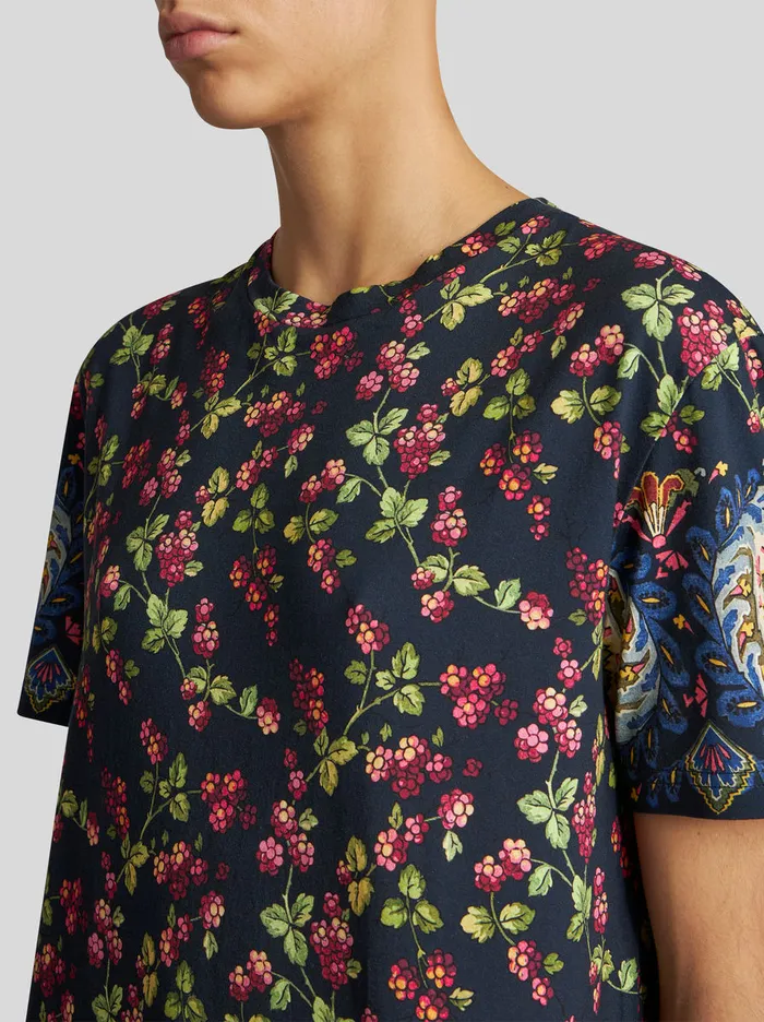 Women TShirt With Berry Pattern Etro Sweatshirts And TShirts