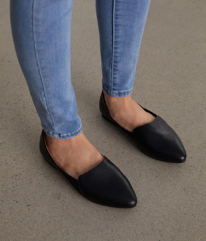 Women Westmount Vegan Flats Black Matt and Nat Flats