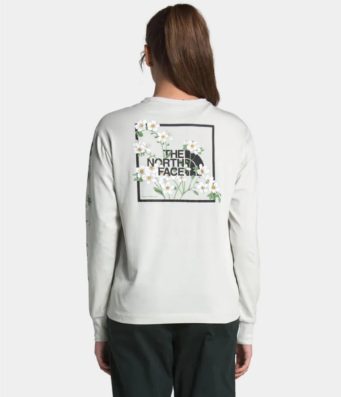 Womens Long Sleeve Himalayan Bottle Source Tee Light Tin Grey The North Face Casual Tops Womens Long Sleeve Himalayan Bottle Source Tee Light Tin Grey The North Face Casual Tops